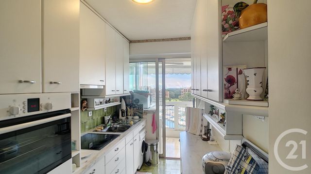 Afficher la photo en grand Appartement F2 à vendre - 2 pièces - 49,23 m2 - MANDELIEU LA NAPOULE - 06 - PROVENCE-ALPES-COTE-D-AZUR