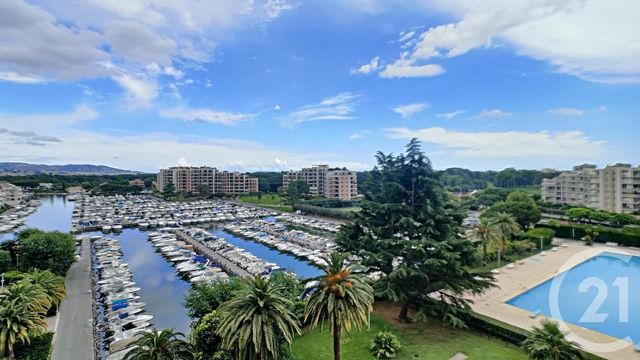 Afficher la photo en grand Appartement F2 à vendre - 2 pièces - 49,23 m2 - MANDELIEU LA NAPOULE - 06 - PROVENCE-ALPES-COTE-D-AZUR