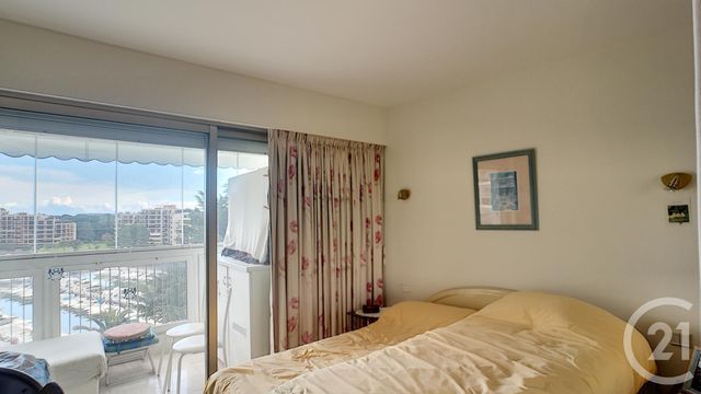 Afficher la photo en grand Appartement F2 à vendre - 2 pièces - 49,23 m2 - MANDELIEU LA NAPOULE - 06 - PROVENCE-ALPES-COTE-D-AZUR