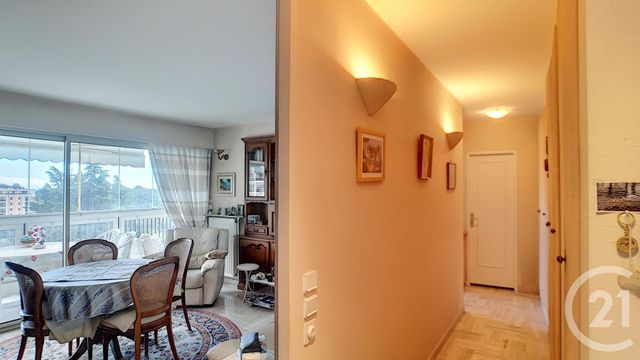 Afficher la photo en grand Appartement F2 à vendre - 2 pièces - 49,23 m2 - MANDELIEU LA NAPOULE - 06 - PROVENCE-ALPES-COTE-D-AZUR