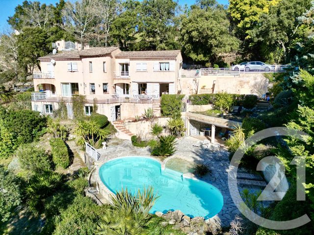 Maison à vendre - 6 pièces - 220 m2 - Mandelieu La Napoule - 06 - PROVENCE-ALPES-COTE-D-AZUR