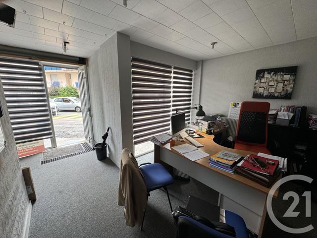 Appartement Local à vendre - 2 pièces - 40 m2 - Cannes La Bocca - 06 - PROVENCE-ALPES-COTE-D-AZUR