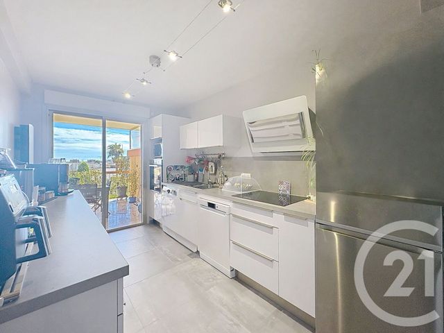 Appartement F3 à vendre - 3 pièces - 78 m2 - Mandelieu La Napoule - 06 - PROVENCE-ALPES-COTE-D-AZUR