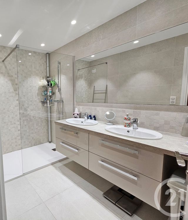 Appartement F3 à vendre - 3 pièces - 78 m2 - Mandelieu La Napoule - 06 - PROVENCE-ALPES-COTE-D-AZUR