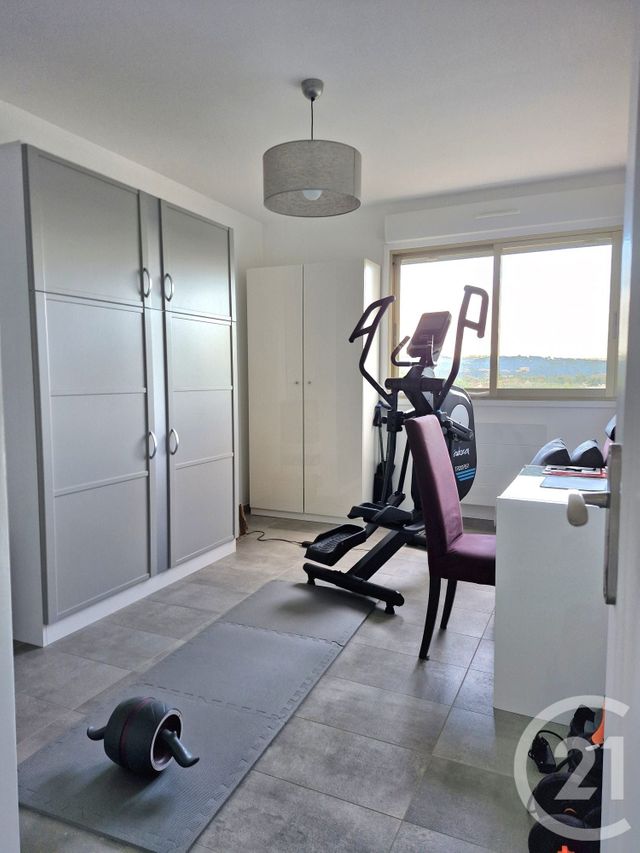 Appartement F3 à vendre - 3 pièces - 78 m2 - Mandelieu La Napoule - 06 - PROVENCE-ALPES-COTE-D-AZUR