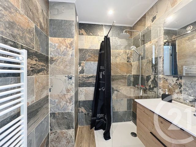 Appartement T2 à louer - 2 pièces - 48,13 m2 - Mandelieu La Napoule - 06 - PROVENCE-ALPES-COTE-D-AZUR