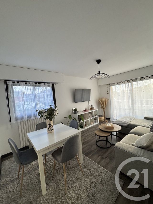 Appartement F2 à louer - 2 pièces - 47,37 m2 - Mandelieu La Napoule - 06 - PROVENCE-ALPES-COTE-D-AZUR