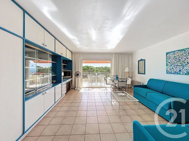 Appartement F1 à louer - 1 pièce - 40,10 m2 - Mandelieu La Napoule - 06 - PROVENCE-ALPES-COTE-D-AZUR